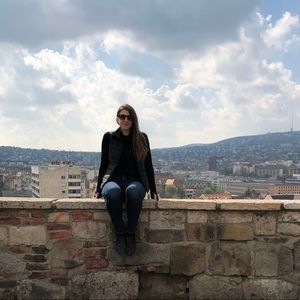 Meet your Posher, Rebecca